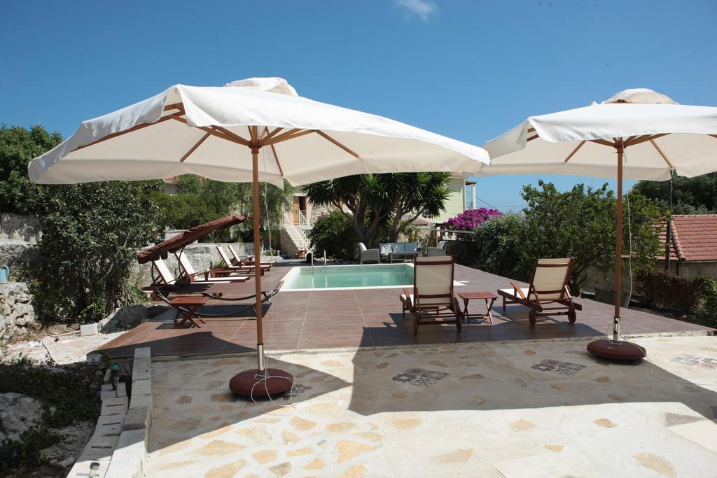Luxury Stone Villa ฟิสคาร์โด ภายนอก รูปภาพ